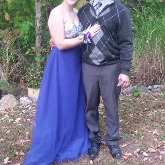 Prom dress - Picture 2 of 3